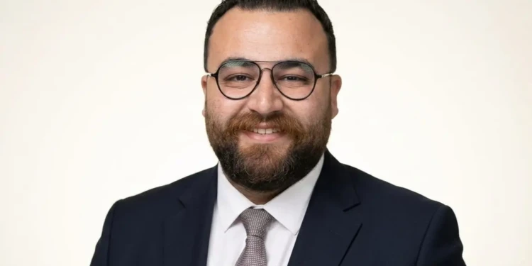 محمد تركي يكتب لـ””: حين تُطفأ الأنوار مبكرًا. هل تُحل الأزمة فعلًا؟