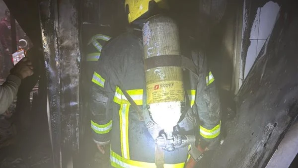 اندلاع حريق داخل مصنع في القطامية.. والحماية المدنية تسيطر