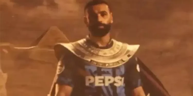 شوف. كلمة “يلا” في إعلان صلاح وبيكهام اللي هزت إنجلترا