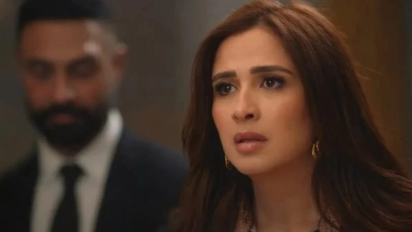 عمرو محمود ياسين ردا على شائعات إعادة ياسمين عبد العزيز تصوير مشاهدها في وننسى اللي كان: كلام عبيط وساذج