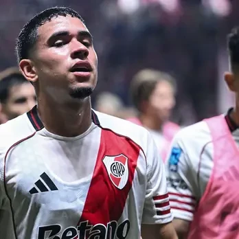 هل سينضم ريفر بليت إلى عالم تشيلسي؟ كندري بايز هو الرائد، في صفقة ثلاثية مع ستراسبورغ. وسيحتج المشجعون الفرنسيون في لندن