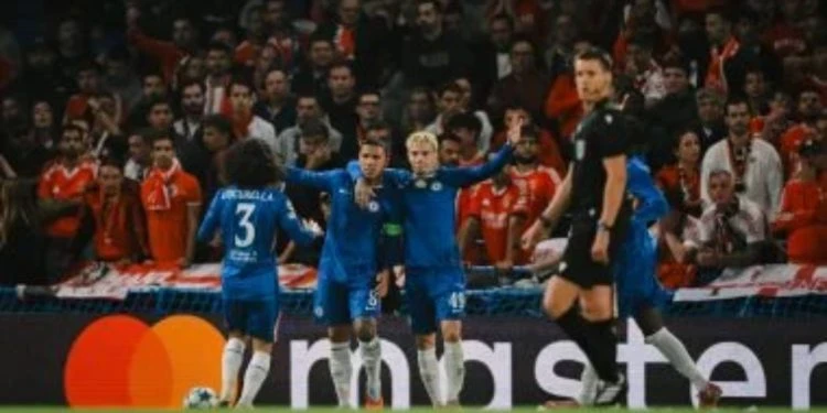 أستون فيلا مع تشيلسي في الدوري الإنجليزي