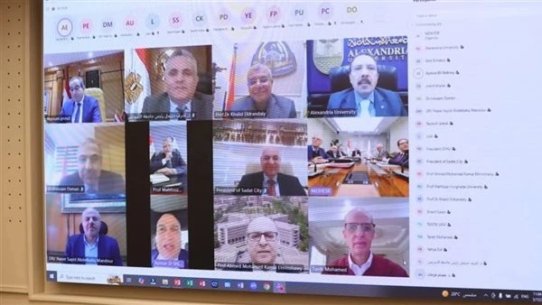 رئيس جامعة أسيوط يشارك في اجتماع طارئ للمجلس الأعلى للجامعات