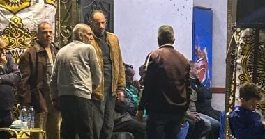 الحزن يخيم على عزاء الفنانة فاطمة كشرى وأهالى منطقتها يودعونها