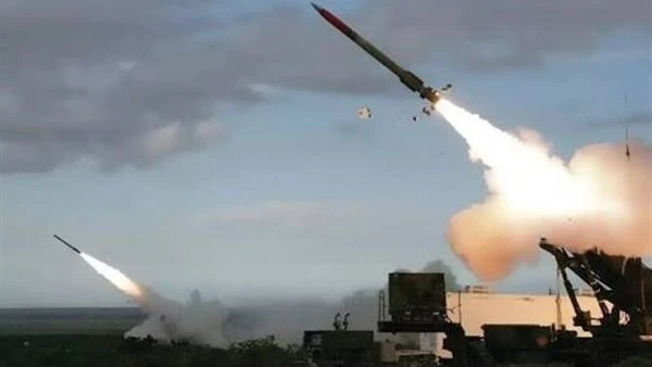 السعودية والكويت تعلنان اعتراض وتدمير مسيرات وأهداف جوية معادية