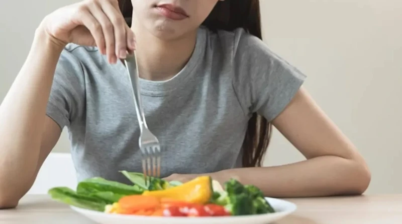 أعراض لا تتجاهلها، اضطرابات الهضم تعود للواجهة بعد كحك العيد