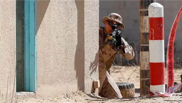 "خيارات برية" على طاولة ترامب: هل تقترب المواجهة المباشرة مع إيران؟