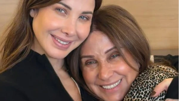 برسالة نانسي عجرم تهنئ والدتها بعيد الأم