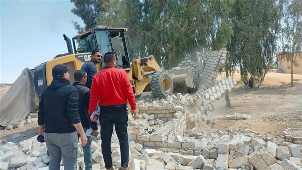 إزالة 13 حالة تعدي على أراضي زراعية وأملاك دولة بأسيوط