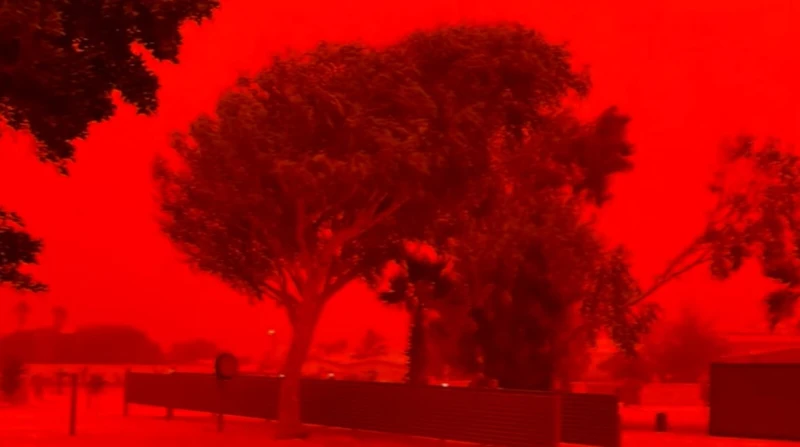 بسبب ظاهرة "ناريلي". سماء أستراليا تتصبغ باللون الأحمر