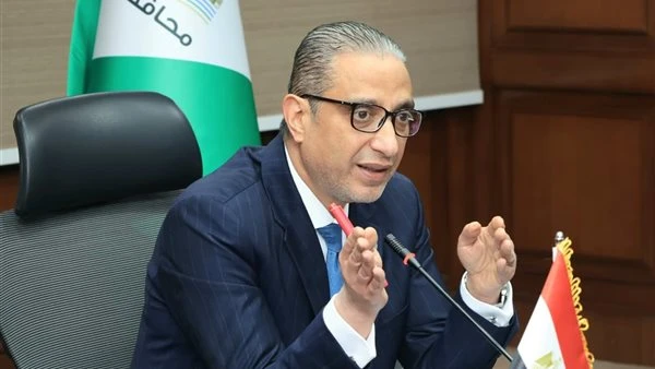 جولة ليلية مفاجئة لمحافظ الجيزة لمتابعة النظافة والإشغالات بالعمرانية والطالبية