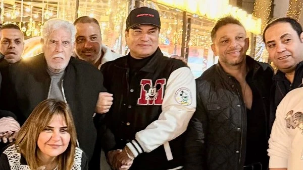 في شاهد آخر ظهور حسن شحاتة برفقة نجوم الفن و الرياضة