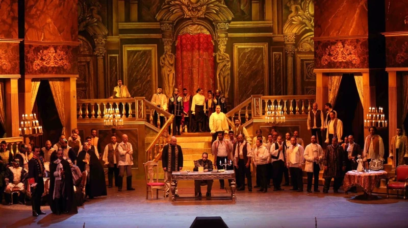 3 ليالي أوبرا الحفل التنكري على المسرح الكبير