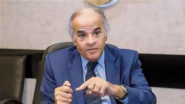 مجلس إدارة الزمالك يقرر منح الرئاسة الشرفية لممدوح عباس