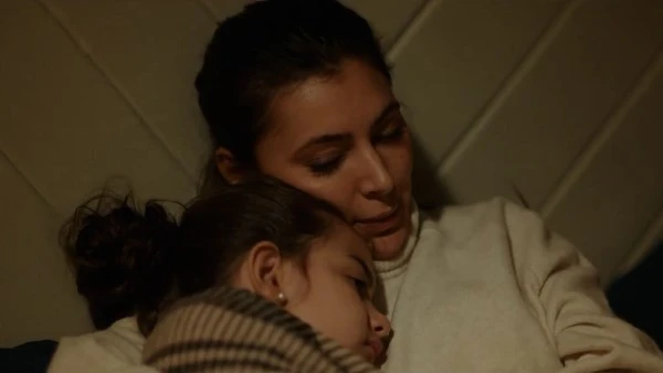 بسمة داوود تنقذ ابنة محمد فراج من والدتها في "أب ولكن"