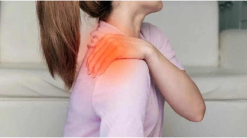 لا تتجاهل هذه الأعراض. متى يشير ألم الكتف إلى خطر حقيقي في الكبد