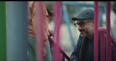 أب ولكن الحلقة 4.. محمد فراج يمنح ابنته ساعة يد للتواصل معها بدون علم والدتها