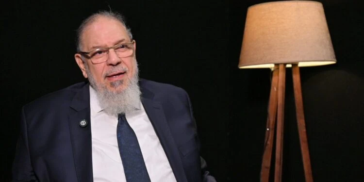 في قضية شائكة. منتصر الزيات يحقق نصرا قانونيا لرجل أعمال تعرض لمؤامرة