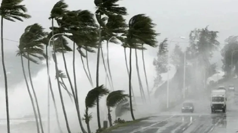 3 نصائح بسيطة للبقاء آمنًا أثناء العواصف الرعدية