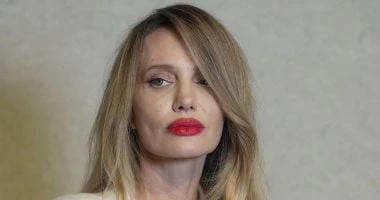 شائعات استبدال أنجلينا جولى تثير الجدل بعد ظهورها فى شنجهاى