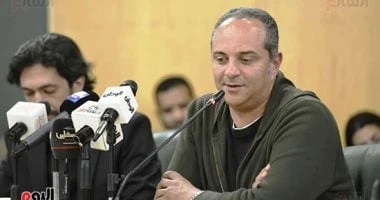 محمد هشام عبية: وجود صحفية أمريكية فى مسلسل صحاب الأرض مستوحى من الواقع.. صور