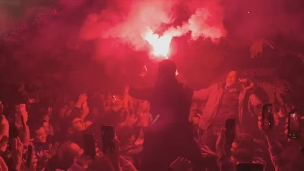 محمد إمام يحتفل بانتهاء تصوير مسلسل الكينج بالرقص والشماريخ: رحلة متعبة