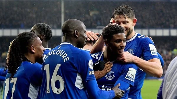 الدوري الإنجليزي.. إيفرتون يتقدم على بيرنلي وتعادل سلبي بين ليدز وسندرلاند في الشوط الأول