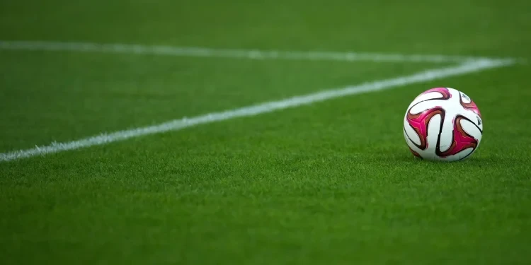 “الأحد الكروي” المفتري. استعد لسهرة “سحل” كروي من رادس لملاعب لندن