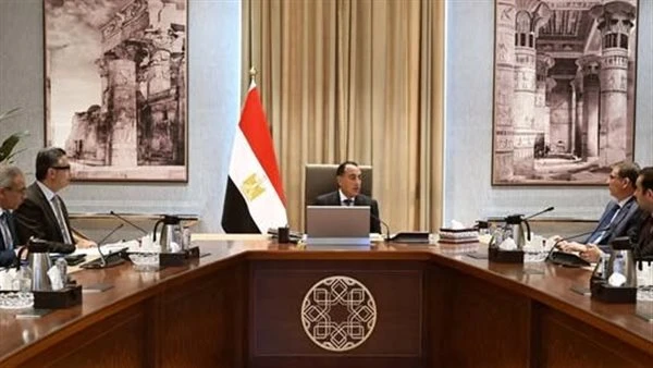 رئيس الوزراء يتابع تقدم قيد شركات الدولة بالبورصة وخطة نقلها للصندوق السيادي