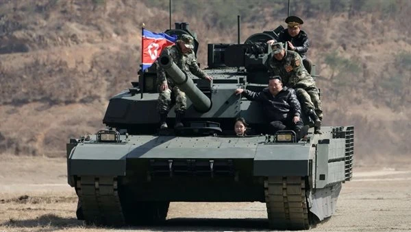 على متن دبابة.. ظهور عسكري لافت لابنة زعيم كوريا الشمالية