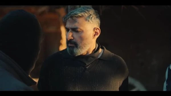 مواعيد مسلسل كلهم بيحبوا مودي الحلقة 13. معرفة هوية خاطف ياسر جلال