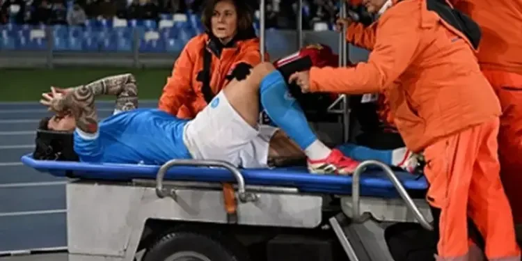 زلزال في الجنوب. إصابة دي لورينزو تدهس أحلام نابولي الأوروبية