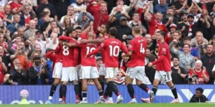 مانشستر يونايتد يواجه نيوكاسل يونايتد في الدوري الإنجليزي