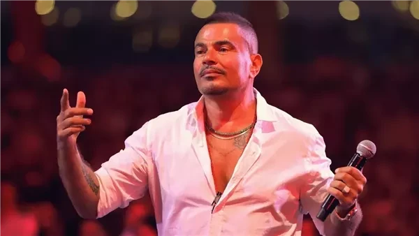 دون توضيح الأسباب.. تأجيل حفل عمرو دياب في دبي يثير تساؤلات آفاق عربية