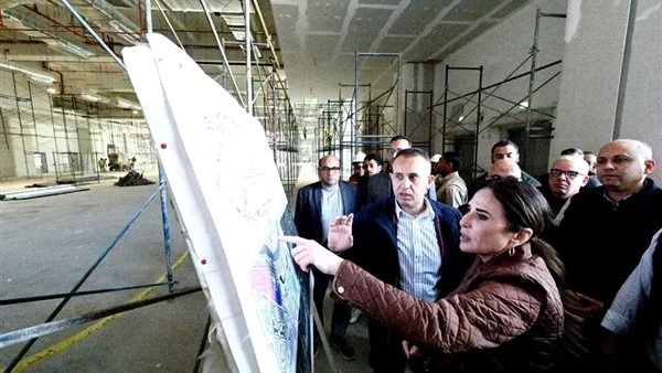 وزيرة الإسكان تتفقد مركز المؤتمرات والمعارض وأبراج وبحيرات الداون تاون بالعلمين الجديدة