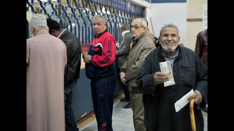 المعاشات أولاً. صرخة “أصحاب الستينات” تتصدر المشهد الاقتصادي بعد زيادة أسعار الوقود: “عايشين بالبركة”