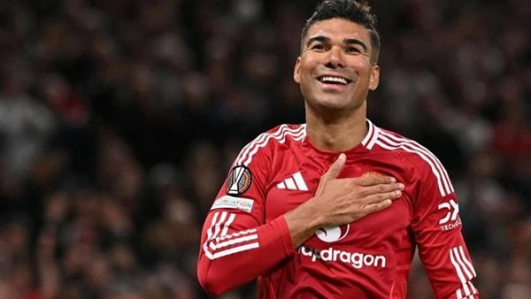 كاسيميرو يؤكد رحيله عن مانشستر يونايتد رغم تحسّن مستواه