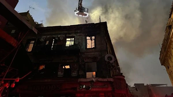 حريق هائل يلتهم محلات بمول طريق المحلة – طنطا.. والحماية المدنية تتدخل