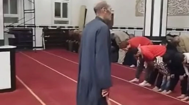 رد حاسم من "الأوقاف" على فيديو ترهيب الأطفال أثناء الصلاة