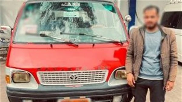 بعد اعتدائه بالسب على سيدة.. "سائق ميكروباص سوهاج" في قبضة الأمن