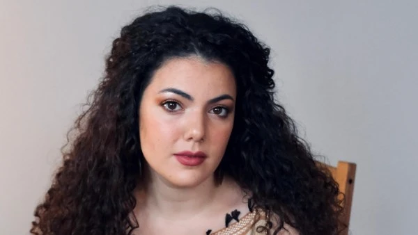 بعد ناي البرغوثي تطرح أول أغانيها المصرية "السلام أمانة"