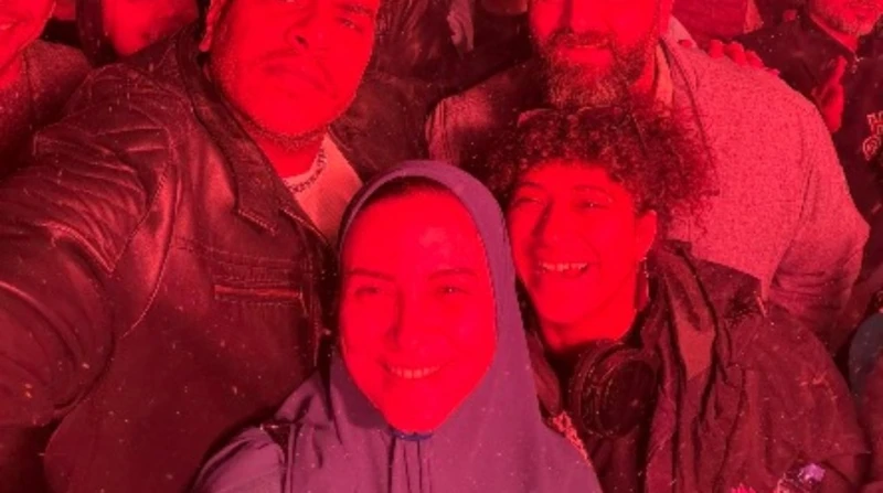 ريهام عبدالغفور تحتفل بانتهاء تصوير "حكاية نرجس" مع فريق العمل