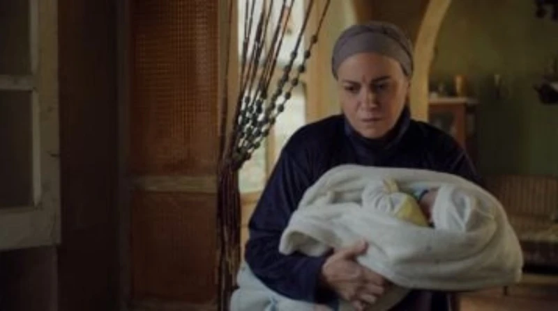 صدمة العقم والأمومة الوهمية، حكاية نرجس بين الكذب الدفاعي والاحتياج النفسي