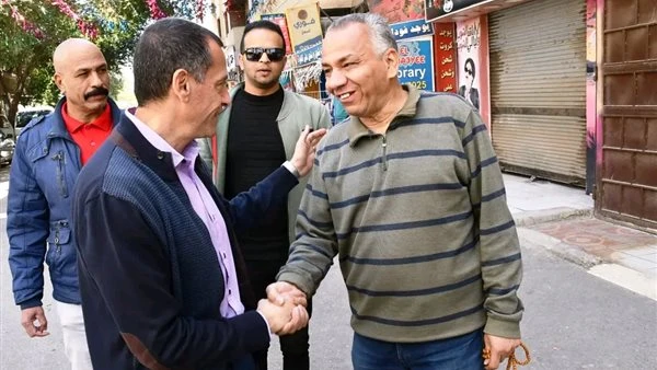 محافظ أسوان يواصل جولاته الميدانية المفاجئة بالمناطق والأحياء السكنية.. ويوجه لرفع الإشغالات