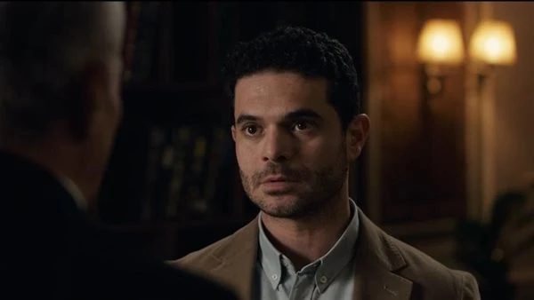 عمرو صالح بين طموحه ونزاهة والده محمود حميدة في فرصة أخيرة