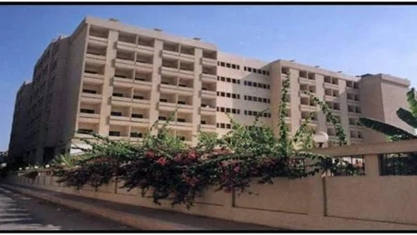 إصابة 5 أشخاص إثر تصادم توكتوك وتروسيكل بكوم حمادة في البحيرة