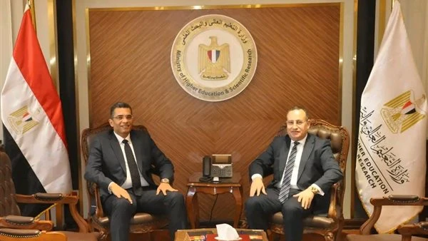 وزير التعليم العالي ومحافظ البحر الأحمر يبحثان تعزيز التعاون