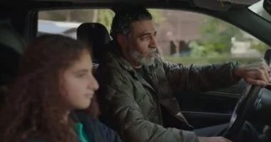 مسلسل توابع الحلقة 14.. طارق يحاول مصالحه ابنته