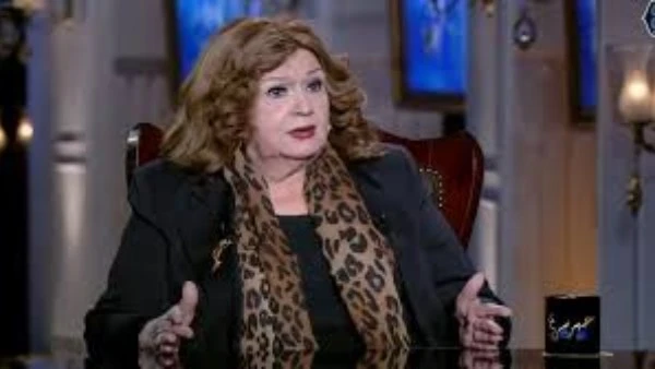 ميمي جمال عن خلاف هند صبري ومها نصار: هند صبري مخضرمة (فيديو)