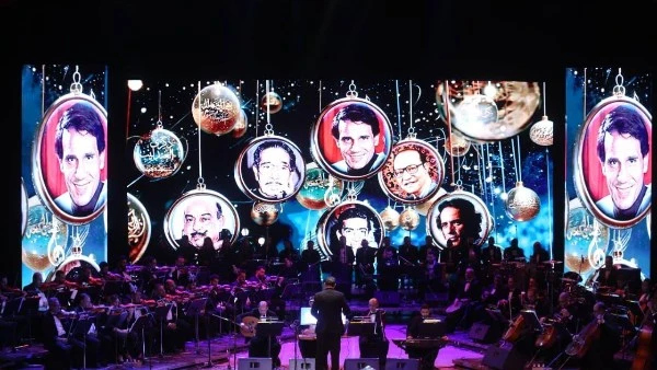 جمهور الأوبرا بين الشجن صور